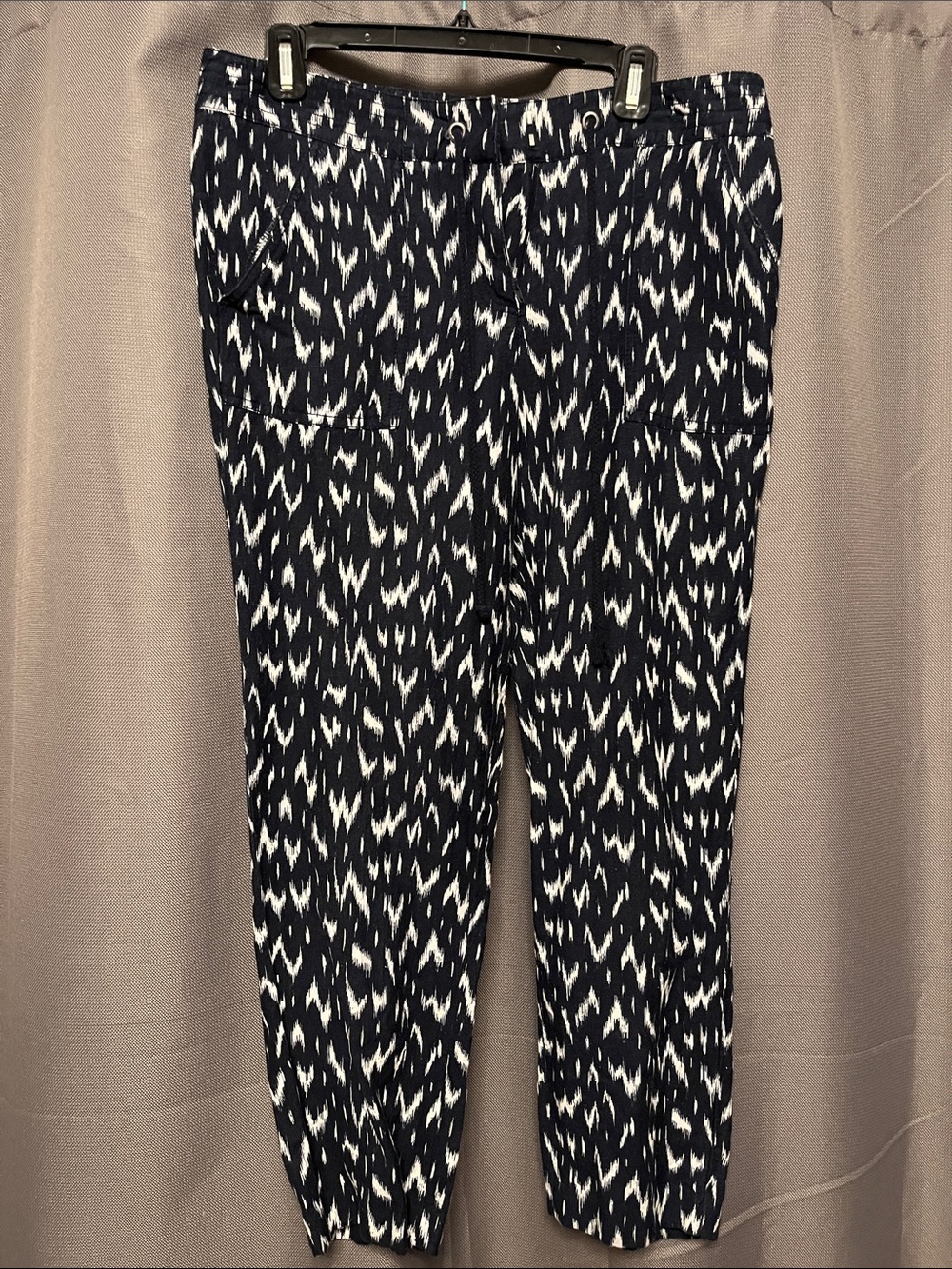 Sharagano Navy and White Cropped Printed Pull-On Pants